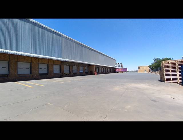 12,400M² WAREHOUSE TO LET IN JET PARK